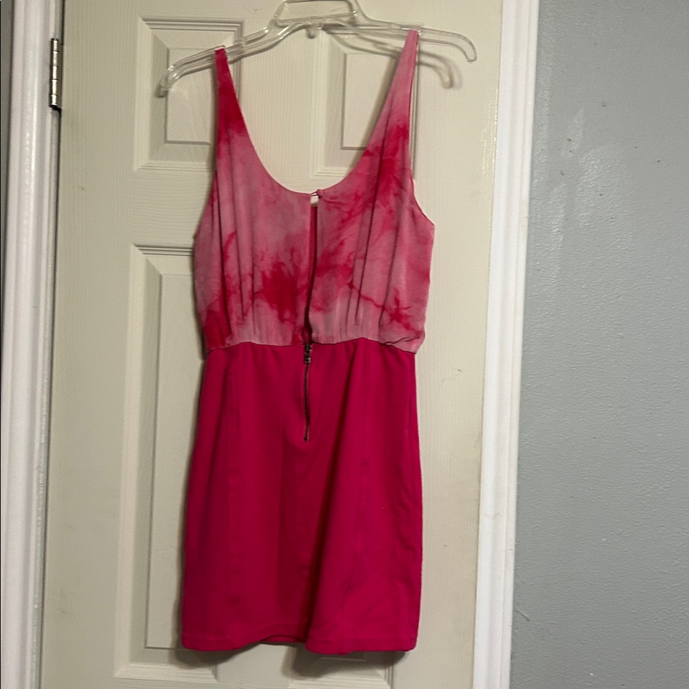 ๐ญ2/$30๐ญ Alice & Olivia pink silk blend sleeveless dress - Picture 4 of 8